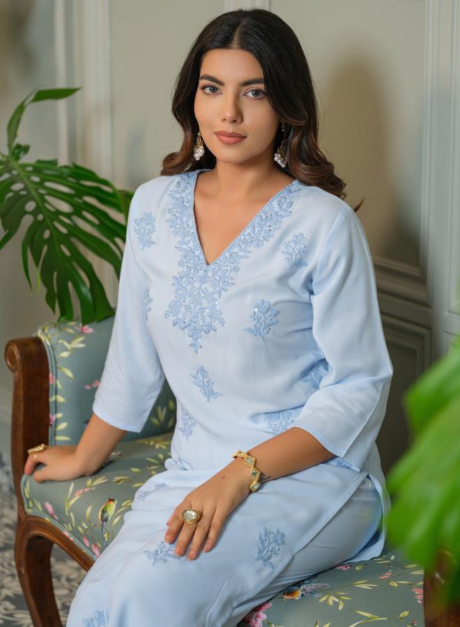 دي دبليو طقم منسق من كورتا مستقيمة مطرزة وبنطال للنساء - Image 1